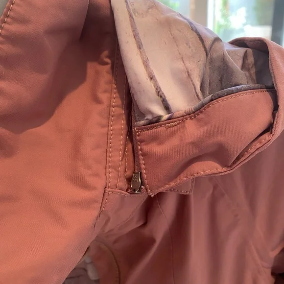 Lululemon Rain Jacket - Picture 10 of 12